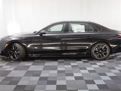 New 2026 BMW i7 xDrive60 w/ Premium Package AWD/4WD image 5