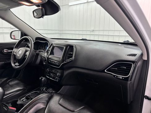 Used 2021 Jeep Cherokee Latitude Plus FWD image 33