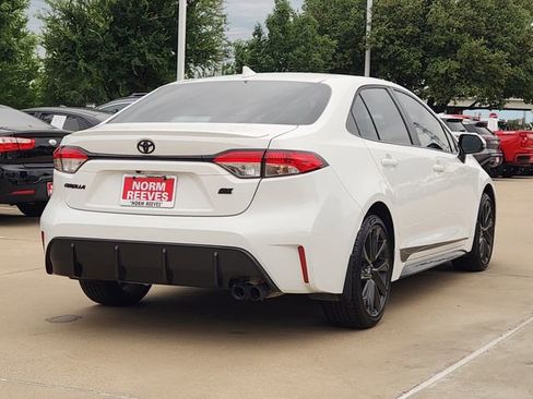 Used 2026 Toyota Corolla SE FWD image 3