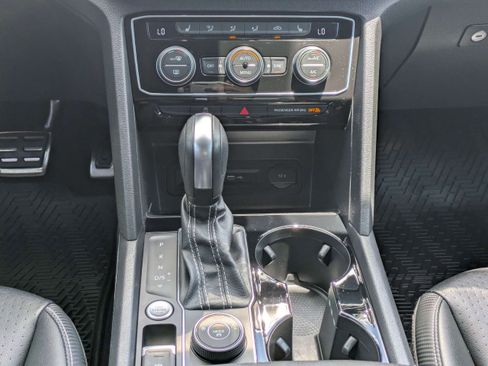 Used 2023 Volkswagen Atlas Cross Sport SEL R-Line AWD/4WD image 18