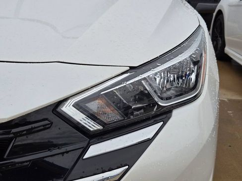 Used 2024 Nissan Versa SV FWD image 15