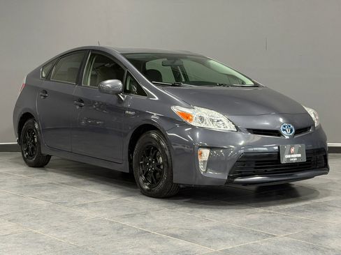Used 2015 Toyota Prius Two FWD image 4