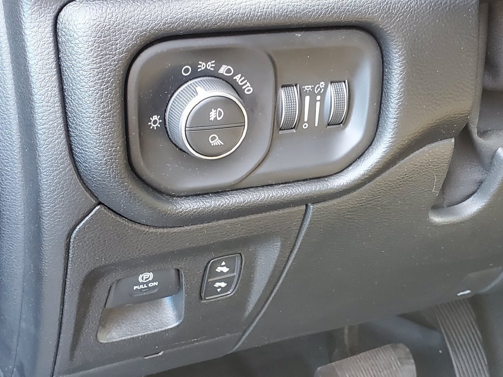 Used 2020 RAM 1500 Laramie AWD/4WD image 7