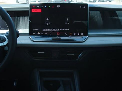 Used 2025 Volkswagen Tiguan SE image 15