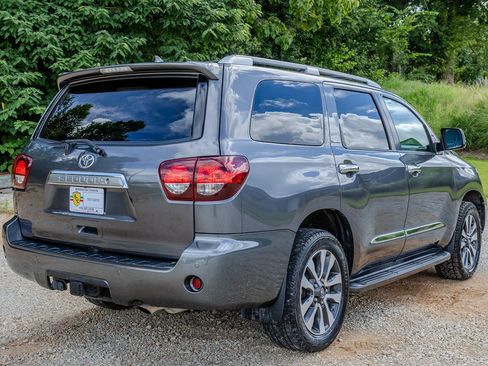 Used 2018 Toyota Sequoia Limited w/ Safety & Convenience Package RWD image 5