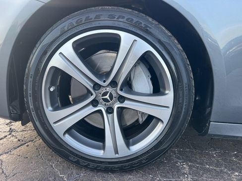 Used 2017 Mercedes-Benz E 300 E 300 4MATIC LUXURY image 38