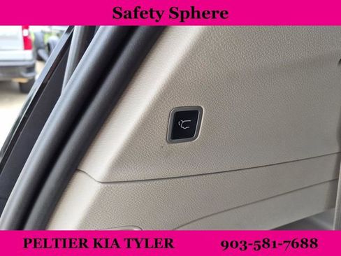 Used 2023 Chrysler Pacifica Touring-L w/ Road Tripper Package AWD/4WD image 12