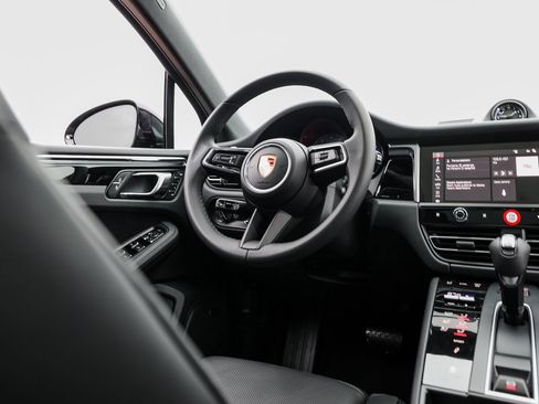 Certified 2026 Porsche Macan S AWD/4WD image 26