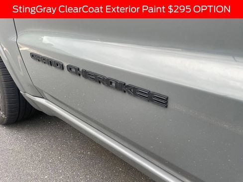 Used 2021 Jeep Grand Cherokee Laredo X AWD/4WD image 6