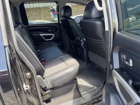 Used 2018 Nissan Titan PRO-4X AWD/4WD image 12