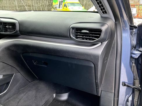 Used 2021 Ford Explorer XLT w/ Equipment Group 202A AWD/4WD image 19