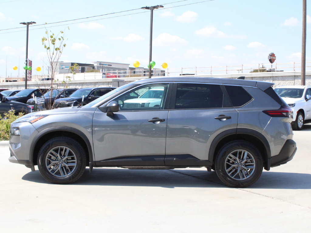 Used 2022 Nissan Rogue S FWD image 5