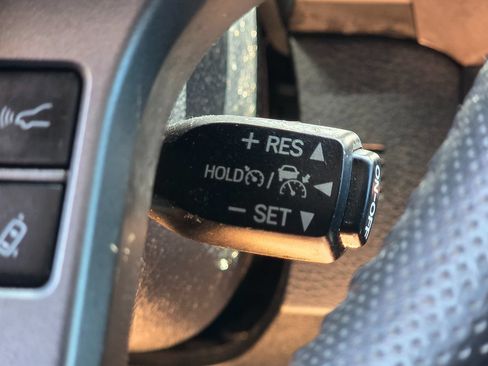 Used 2020 Toyota Tacoma TRD Off-Road w/ Technology Package RWD image 47