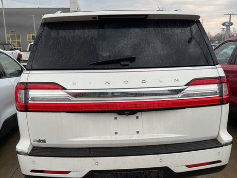 Used 2021 Lincoln Navigator L Reserve w/ Cargo Convenience Package image 6