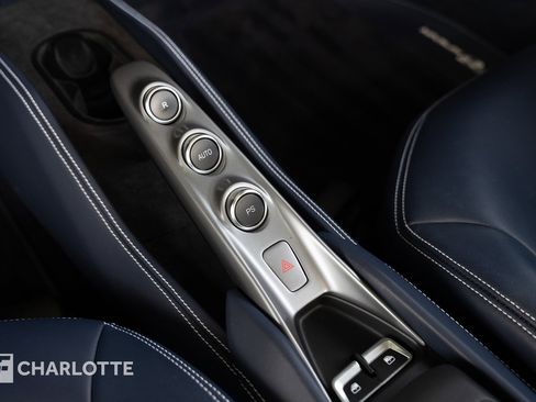 Used 2022 Ferrari F8 Tributo image 32