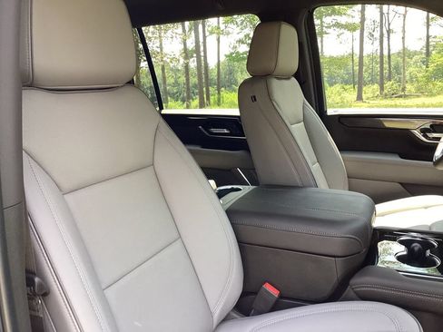 New 2026 GMC Yukon XL Elevation w/ LPO, Elevation Black Package RWD image 26