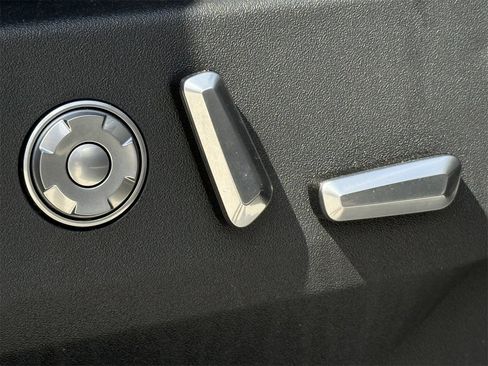 Used 2025 Lincoln Navigator Reserve image 20