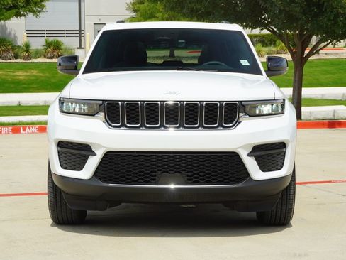 Used 2025 Jeep Grand Cherokee Laredo X w/ Luxury Tech Group I AWD/4WD image 6