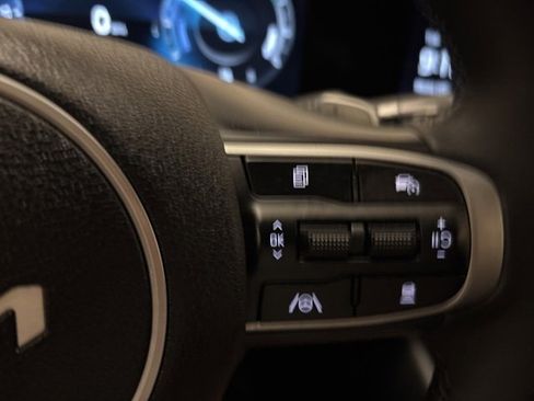 Certified 2025 Kia Sportage SX Prestige image 17