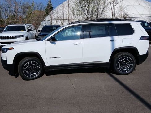 New 2026 Jeep Cherokee Laredo AWD/4WD image 2