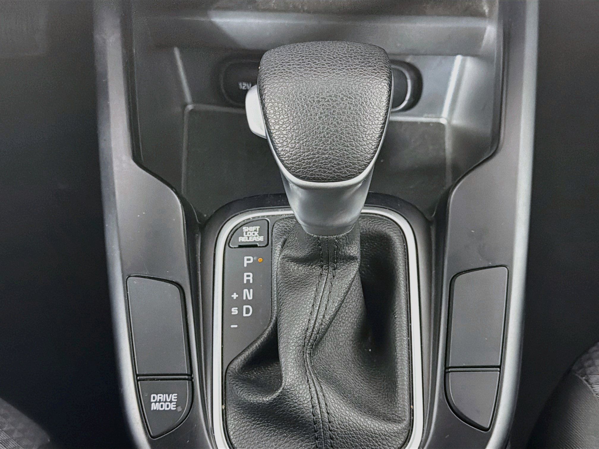 Used 2025 Kia Soul LX w/ LX Technology Package FWD image 25