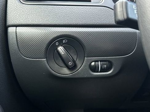 Used 2016 Volkswagen Jetta S image 27