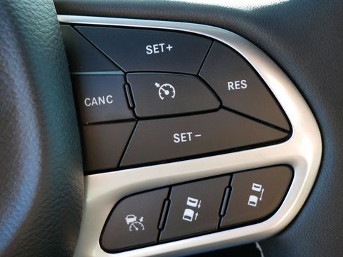 New 2026 Chrysler Pacifica Select image 16