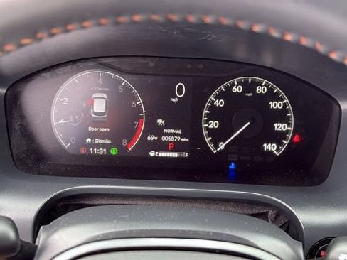Used 2025 Honda HR-V Sport image 14
