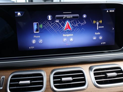Used 2025 Mercedes-Benz GLS 450 4MATIC image 41