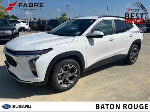 Used 2024 Chevrolet Trax LT w/ Driver Confidence Package FWD image 1