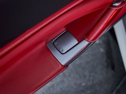 Used 2021 Ferrari F8 Tributo image 28