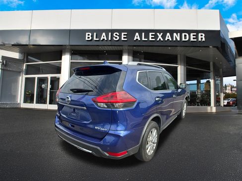 Used 2020 Nissan Rogue SV AWD/4WD image 3