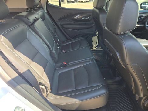 Used 2023 GMC Terrain SLT AWD/4WD image 24