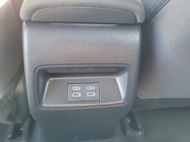 Used 2025 Toyota Corolla LE FWD image 17