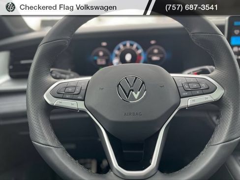 New 2026 Volkswagen Tiguan SE R-Line FWD image 35
