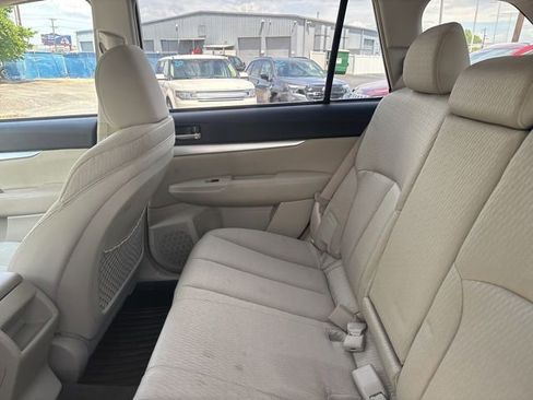 Used 2011 Subaru Outback 2.5i Premium AWD/4WD image 9