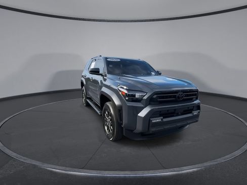 Used 2026 Toyota 4Runner SR5 AWD/4WD image 3