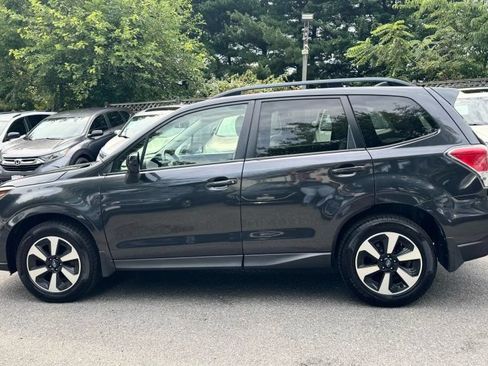 Used 2017 Subaru Forester 2.5i Premium w/ All-Weather Package AWD/4WD image 4