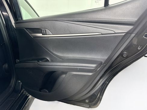 Used 2025 Toyota Camry SE FWD image 30
