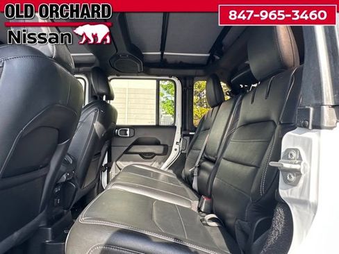 Used 2022 Jeep Wrangler Unlimited Sahara AWD/4WD image 13