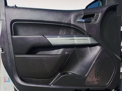 Used 2022 Chevrolet Colorado LT w/ Fleet Safety Package image 16