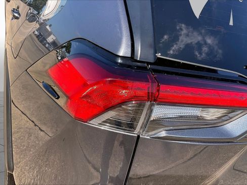 Used 2024 Toyota RAV4 XLE FWD image 29