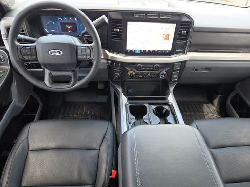 Used 2024 Ford F250 XLT w/ XLT Premium Package AWD/4WD image 8