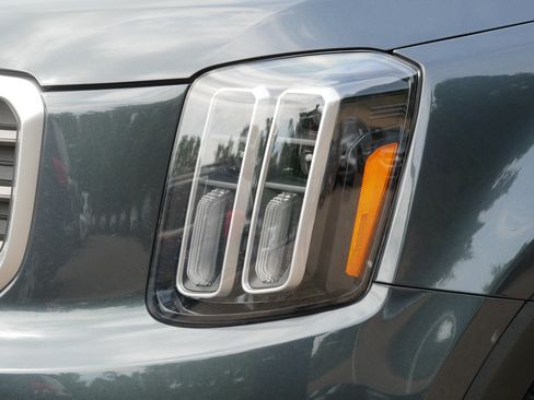 Certified 2024 Kia Telluride SX Prestige AWD/4WD image 16
