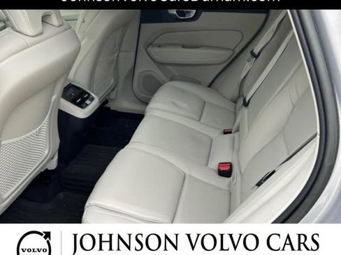 Used 2023 Volvo XC60 B5 Ultimate FWD image 9