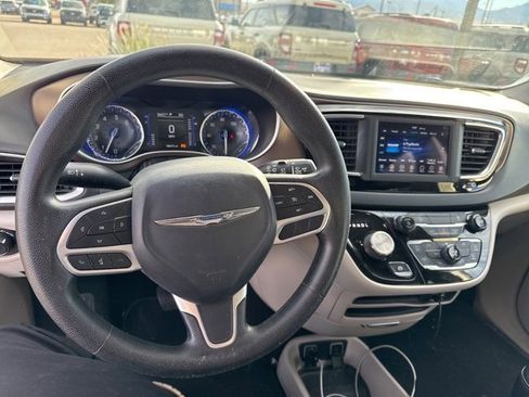 Used 2020 Chrysler Voyager Lxi image 6