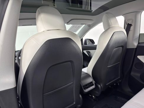 Used 2021 Tesla Model Y Performance image 36