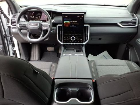 Used 2025 GMC Acadia Elevation AWD/4WD image 12