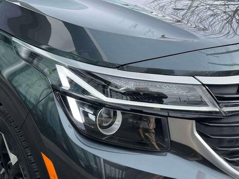 Used 2025 Kia Seltos EX w/ EX Sunroof Package image 7