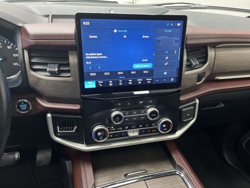 Used 2024 Ford Expedition Limited image 20